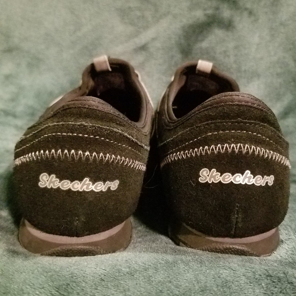 Skechers EUC 8.5 Hot Ticket Bikers black shoes - Picture 4 of 8